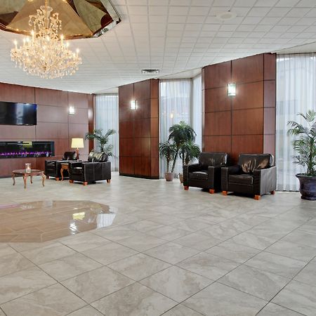 Travelodge By Wyndham Lloydminster Luaran gambar