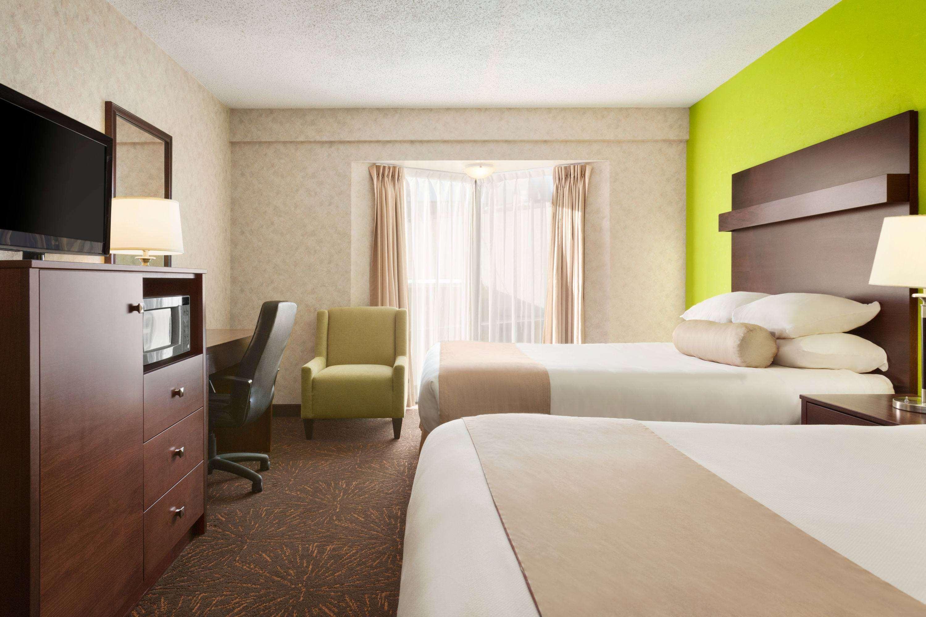 Travelodge By Wyndham Lloydminster Luaran gambar