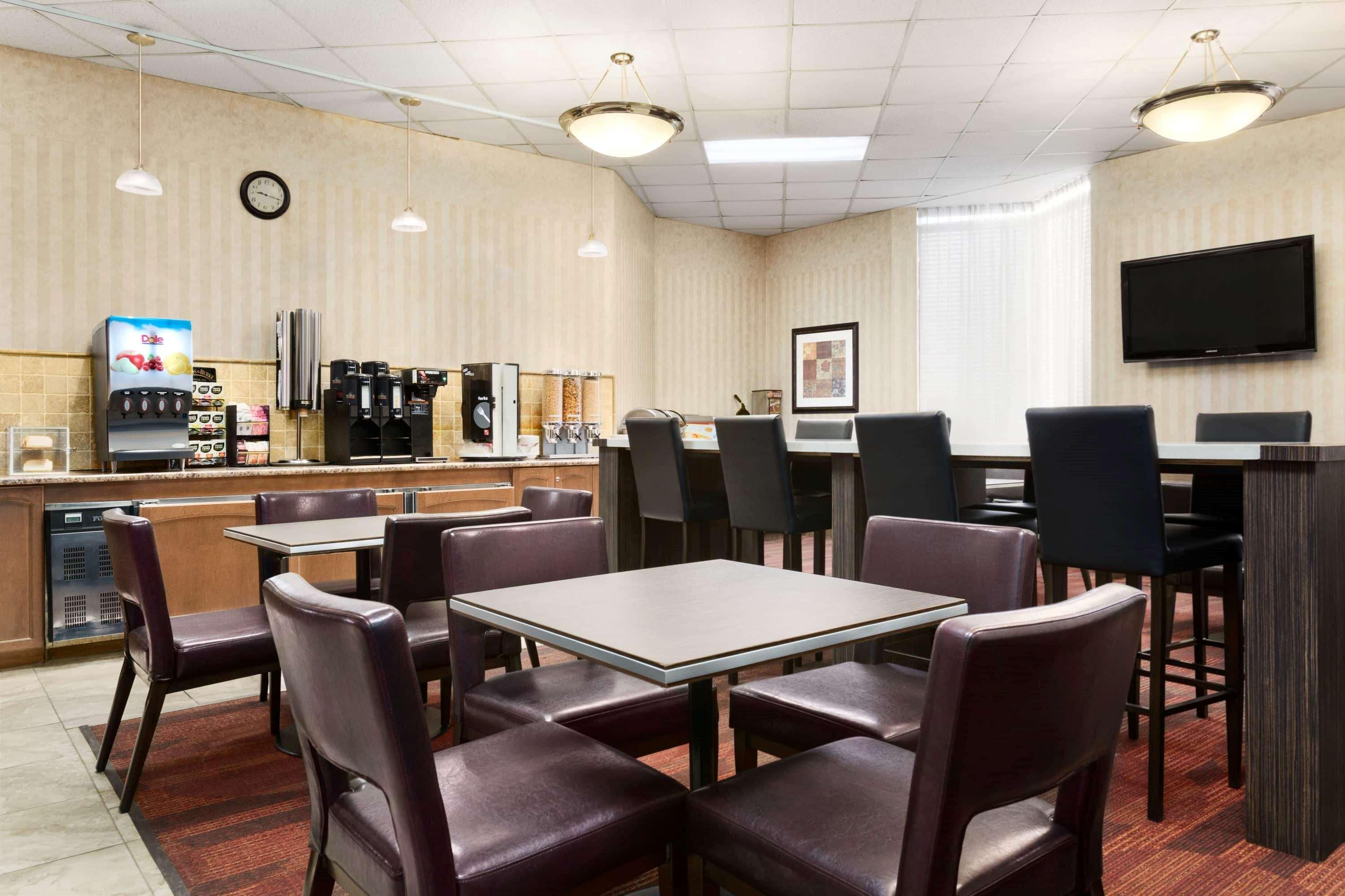 Travelodge By Wyndham Lloydminster Luaran gambar