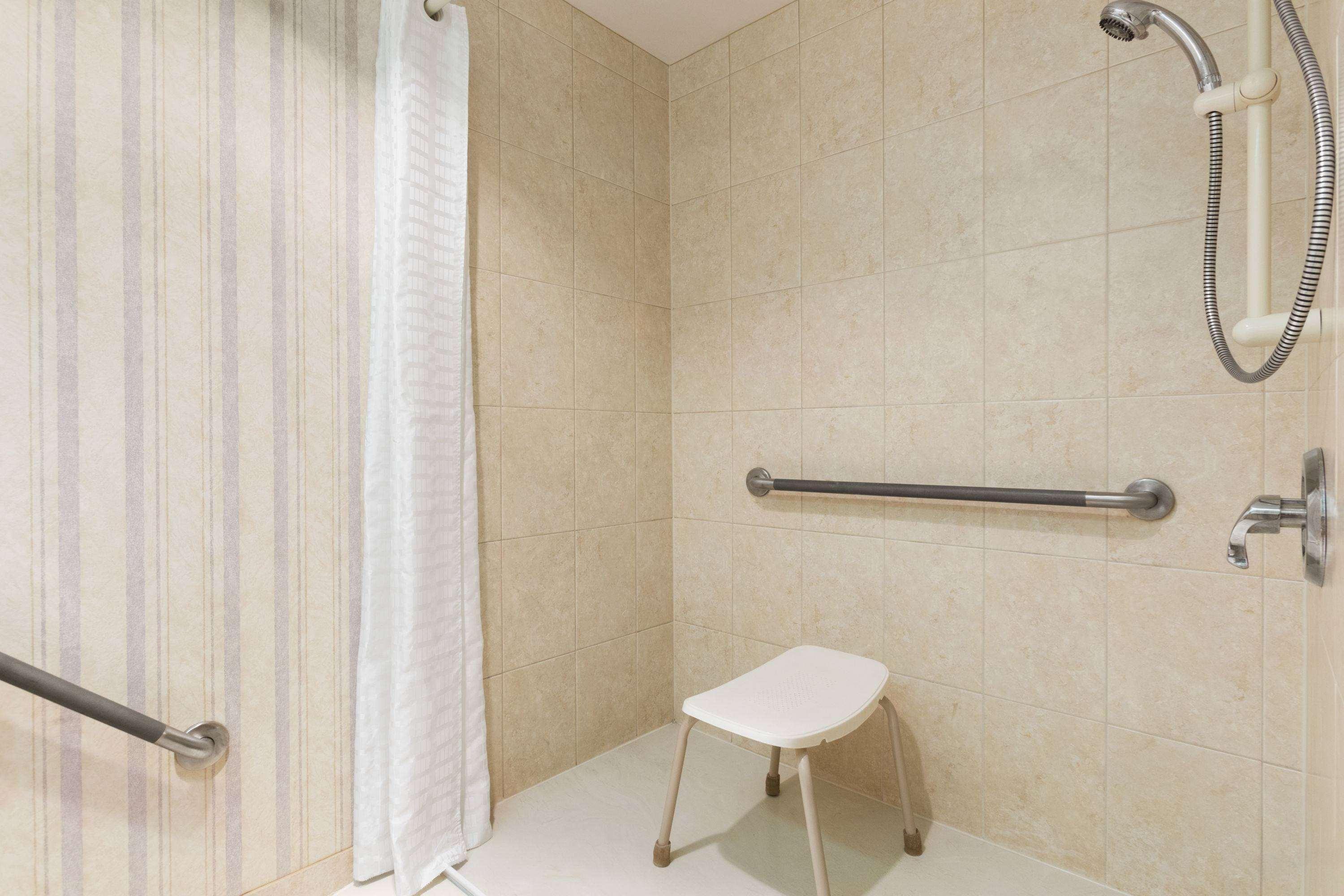 Travelodge By Wyndham Lloydminster Luaran gambar