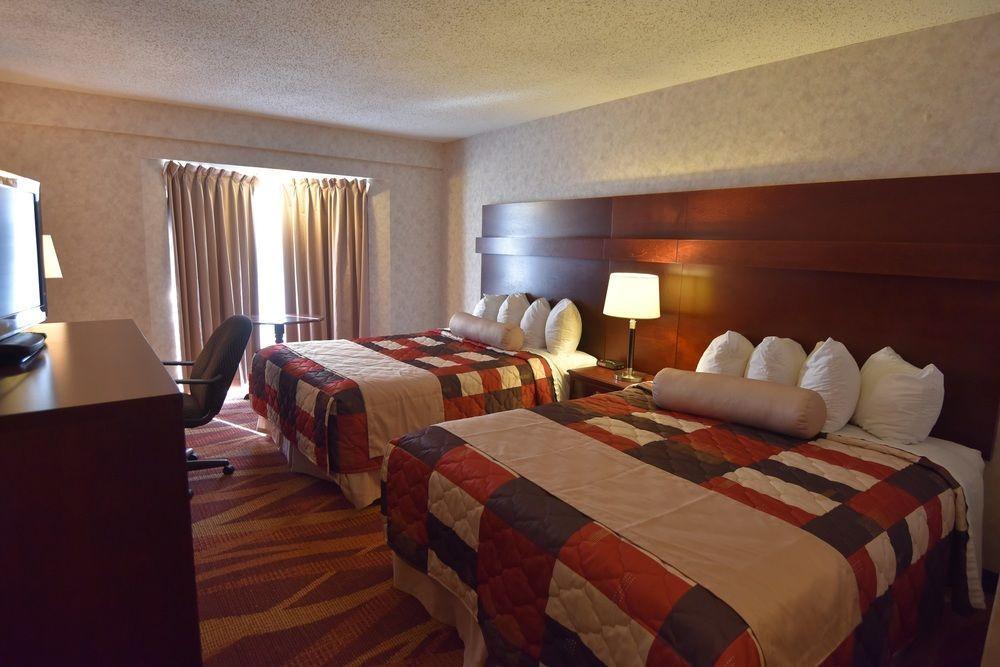 Travelodge By Wyndham Lloydminster Luaran gambar