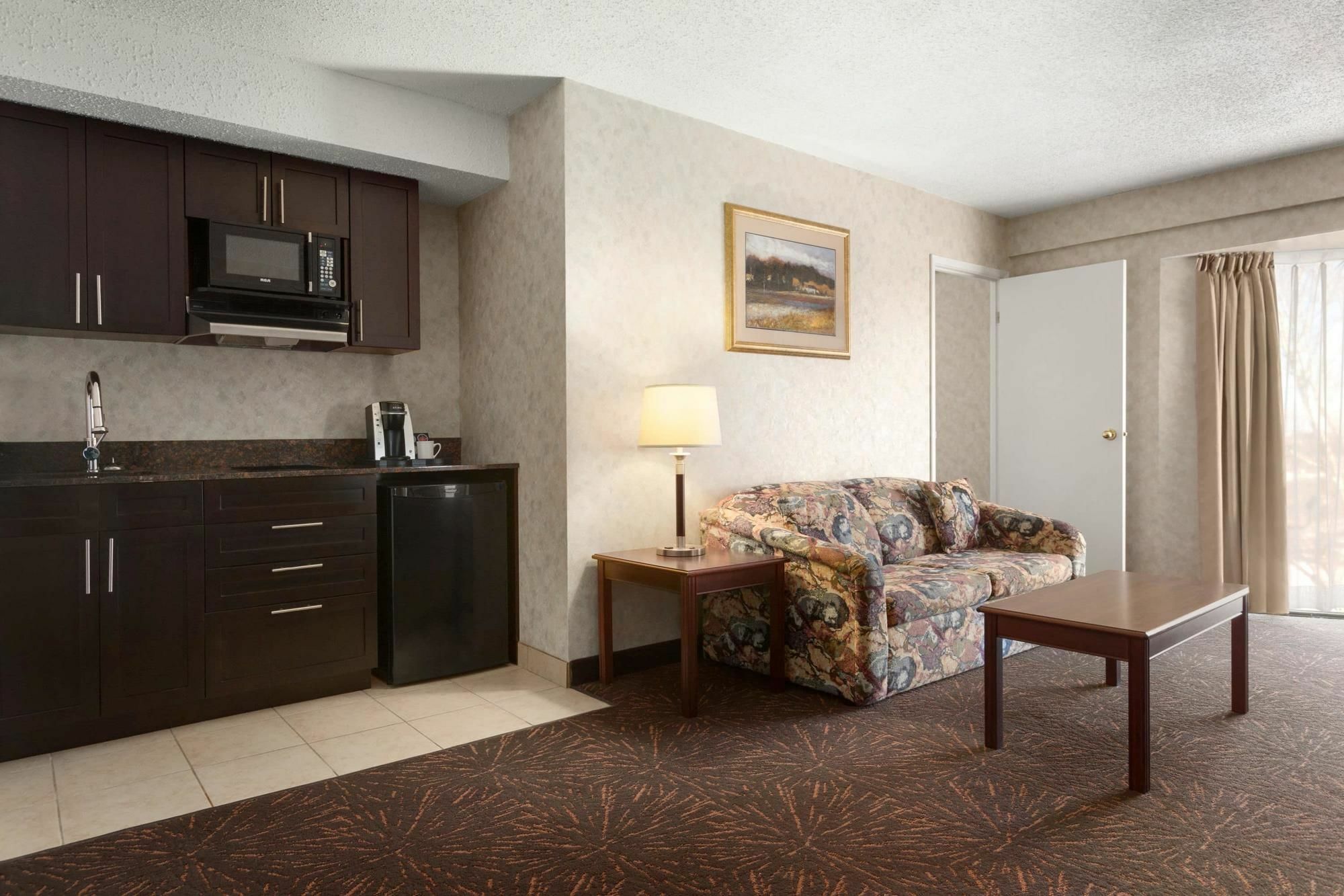 Travelodge By Wyndham Lloydminster Luaran gambar